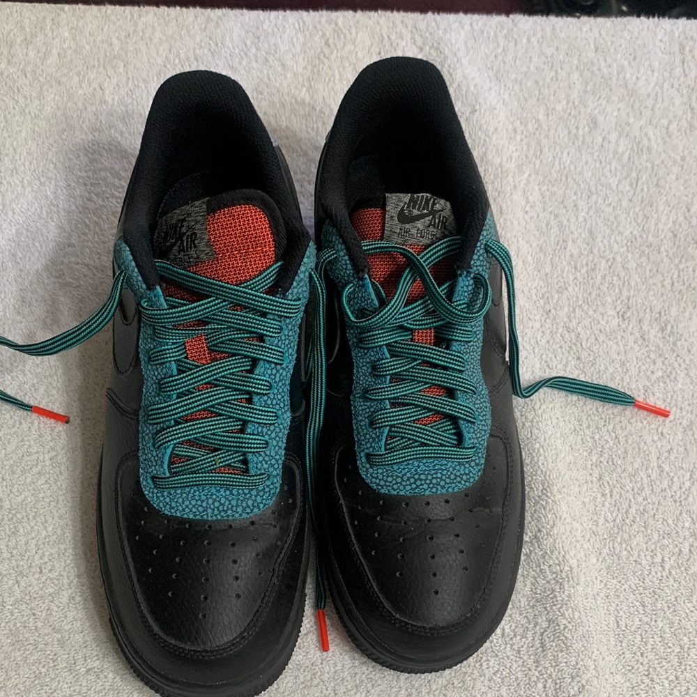 Nike Men's Black and Teal Sneakers